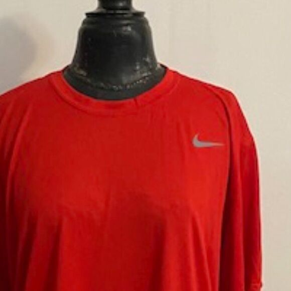 Nike Air Dri-Fit Red Tee, size XL - Picture 4 of 4